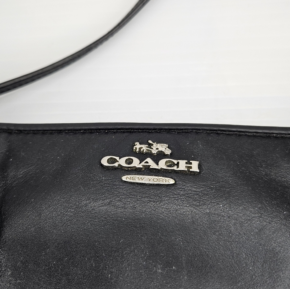 Coach New York Colette Black Pleated Leather Mini Clutch – Wristlet Purse F52153 - Picture 8 of 16